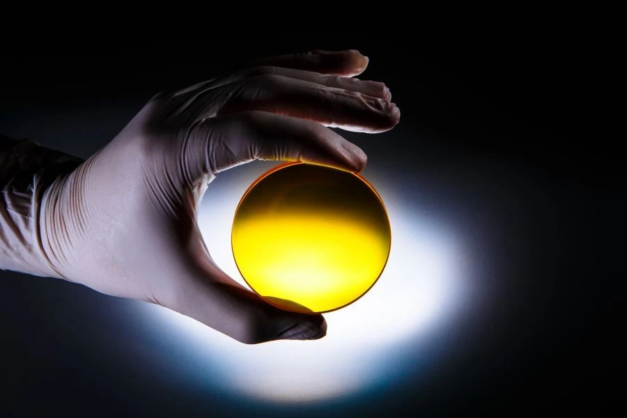 Zinc Selenide Lenses (CVD-ZnSe) for Optical Applications