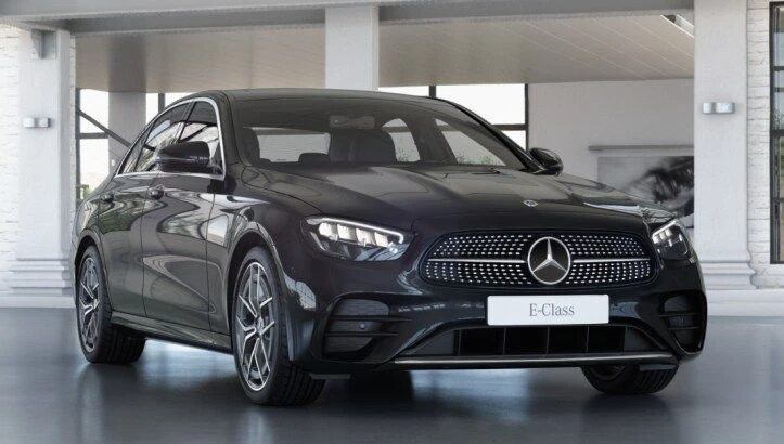 سيارة مرسيدس بنز E 200 4MATIC الفاخرة