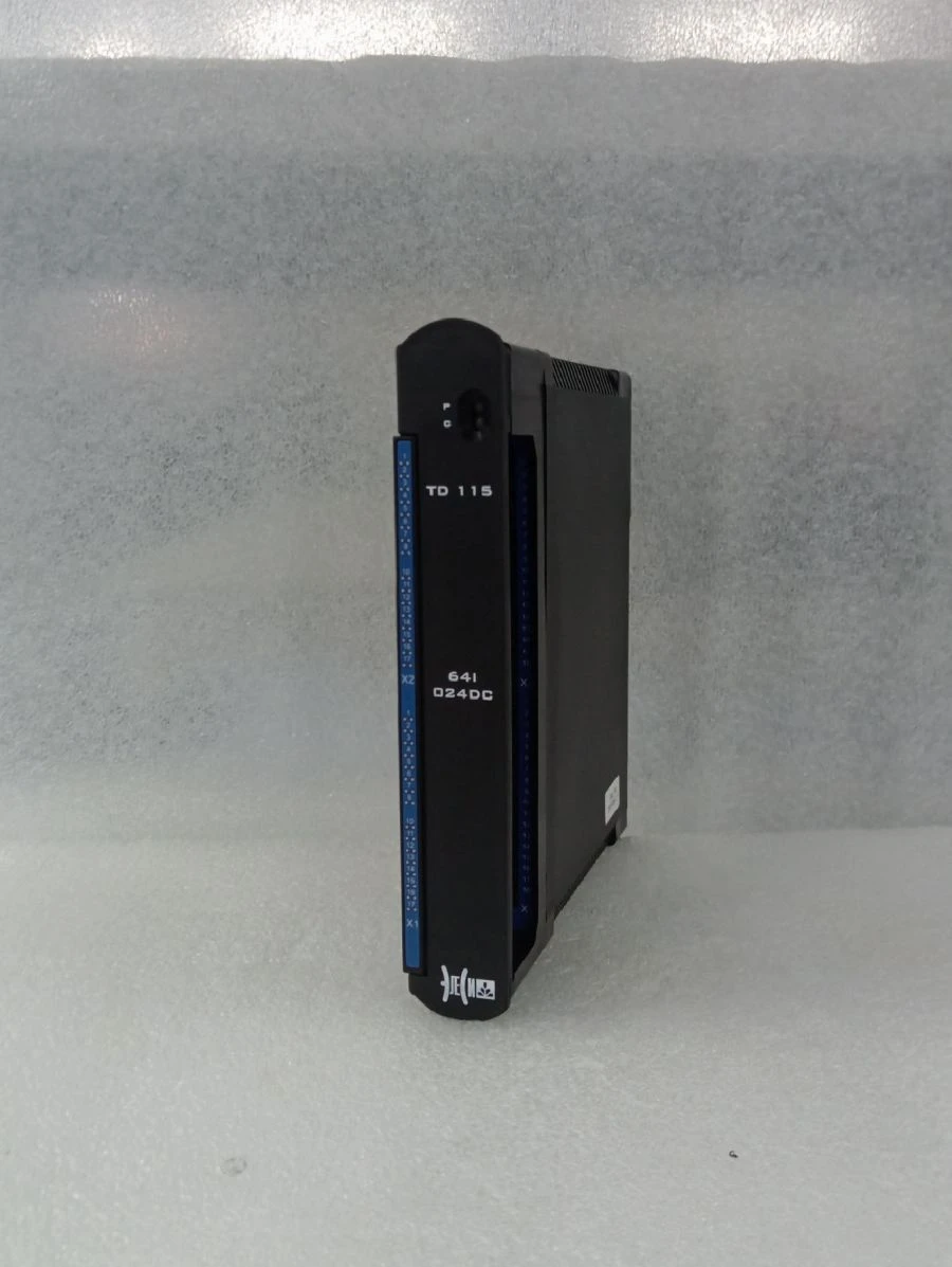 وحدة التحكم القابلة للبرمجة إلسي- إم كي سي مع وحدة الإدخال الرقمي TD 115 64I 024DC