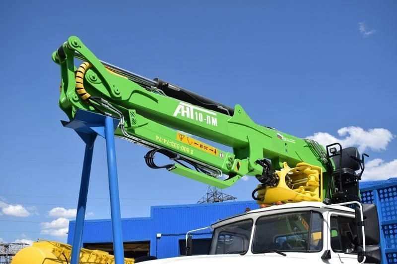 Crane for Lifting and Moving Loads - ANT 10LM