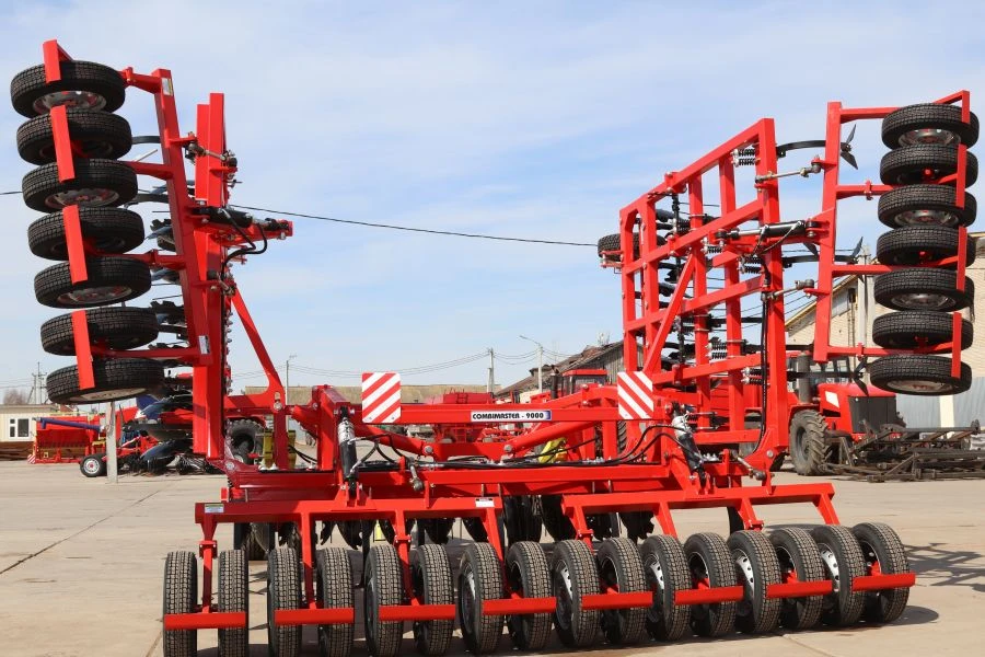 Combimaster-9000 Disc Cultivator for Soil Preparation