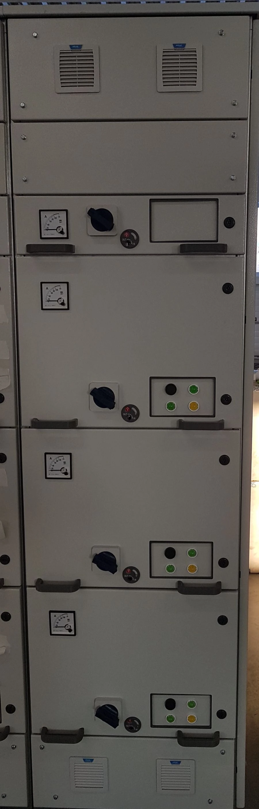 Metal cabinets. Empty shells for auxiliary switchgears and their components 800x1000x2000