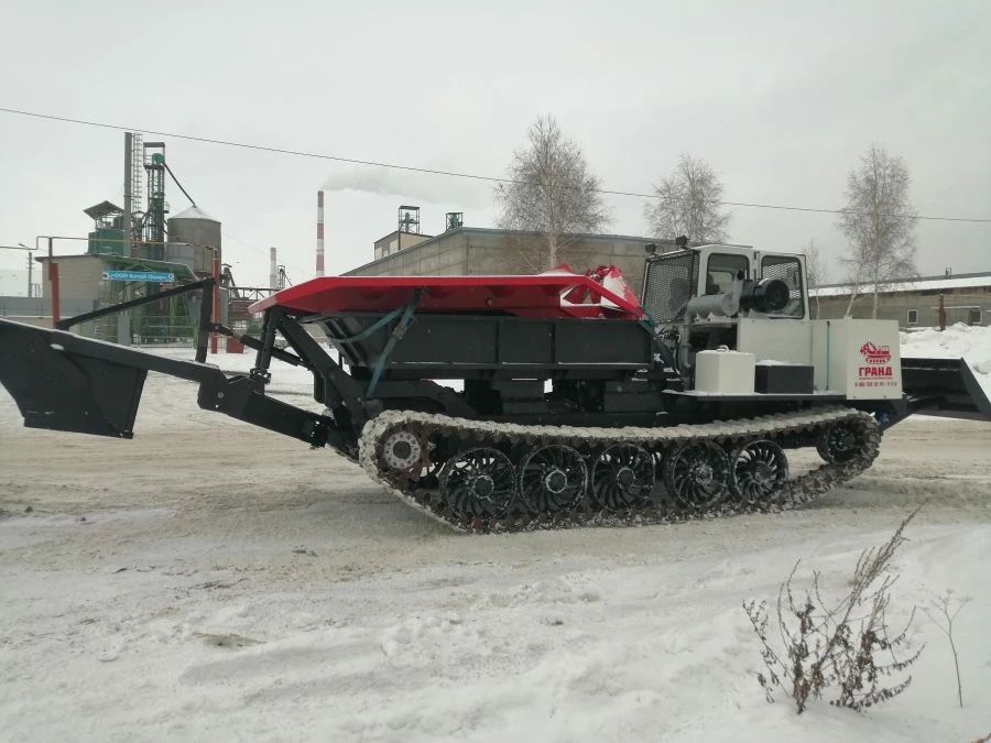 TCN-4-LX Special Purpose Tractor with YAMZ-236 Engine