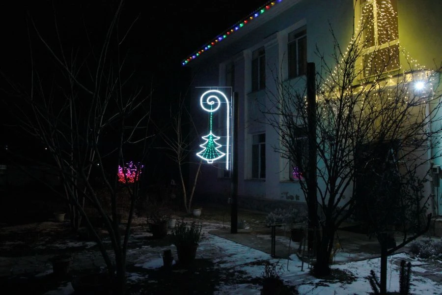 لوحة ضوء الشارع الزخرفية LED "شجرة الكريسماس السحرية" - 220 فولت