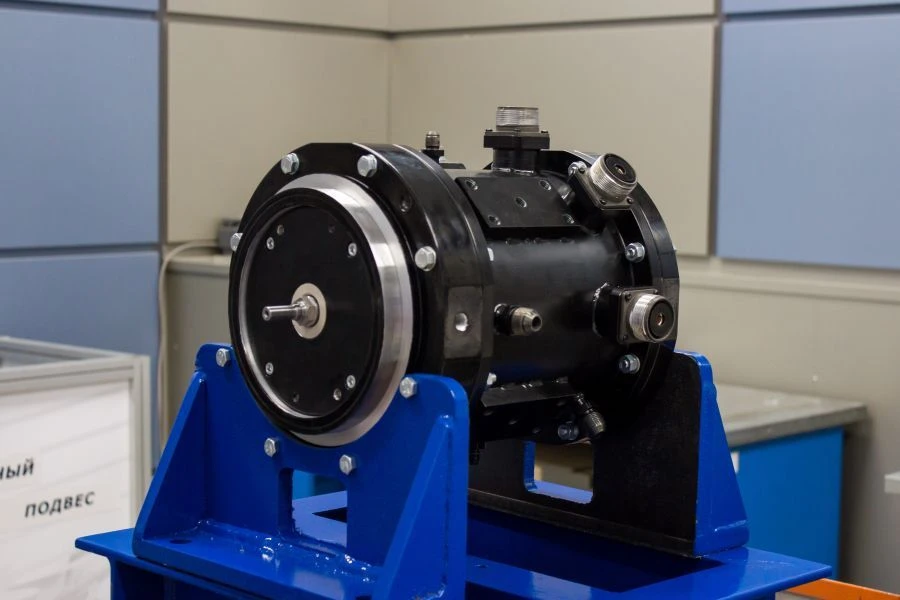 Reversible Type Synchronous Electric Machine VELMA-50 D/GDP