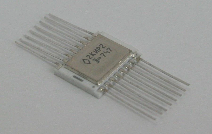 شريحة ثنائية التريجر D 164TM2