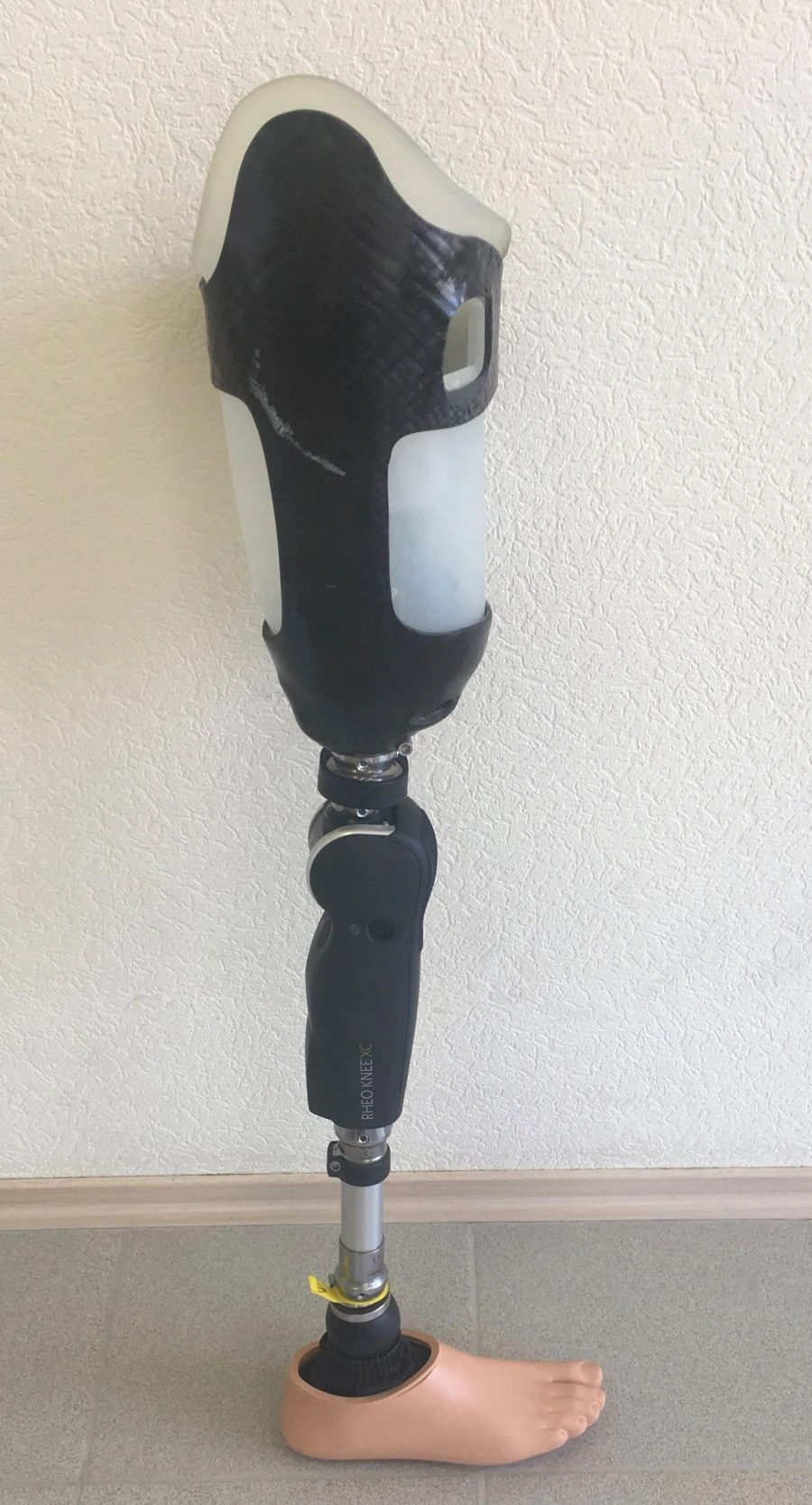 Modular Microprocessor-Controlled Hip Prosthesis PN-BM