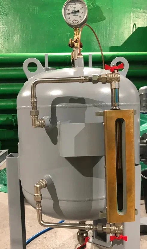 Marine Pneumatic Tank for Liquid Storage and Supply