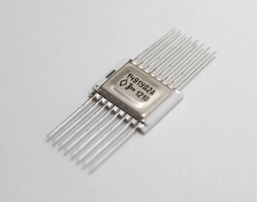 Dual High-Speed Low-Noise Precision Operational Amplifier 1491UD2T1 (Nickel)