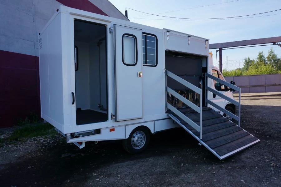 Special Purpose Vehicle for Animal Transport, Model 67068J