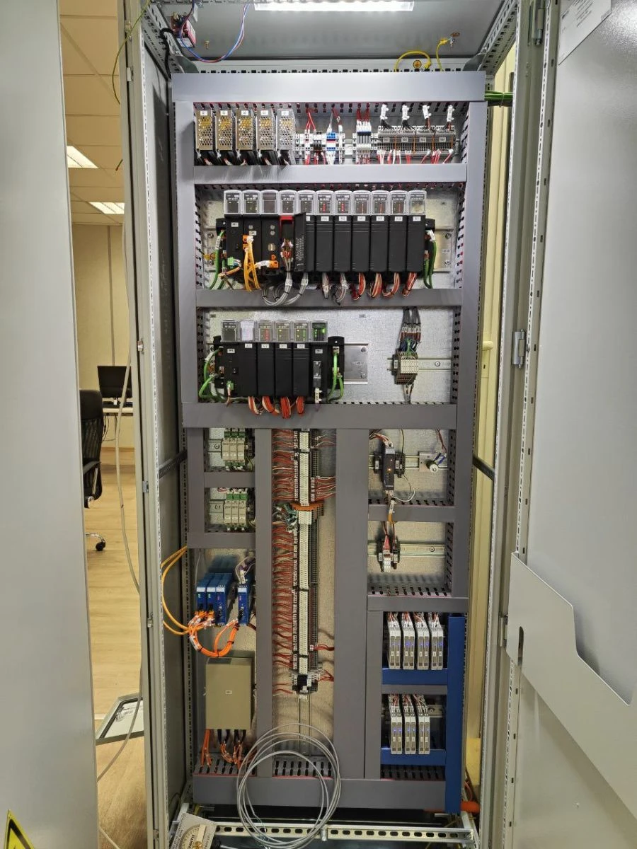 نظام التحكم الآلي إلسار-ر-100