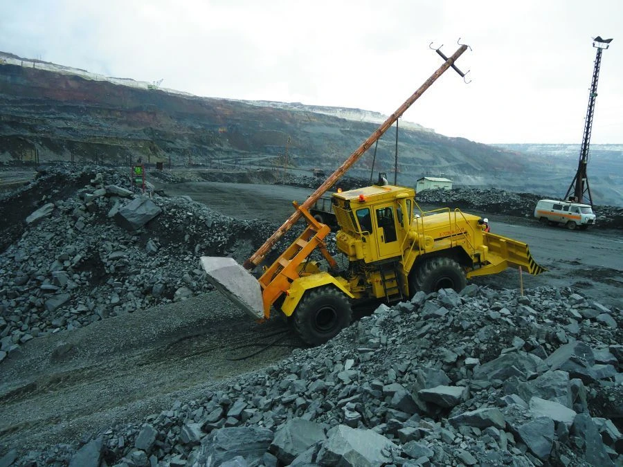 كيروفتيز ك-703ما-12 تراكتور