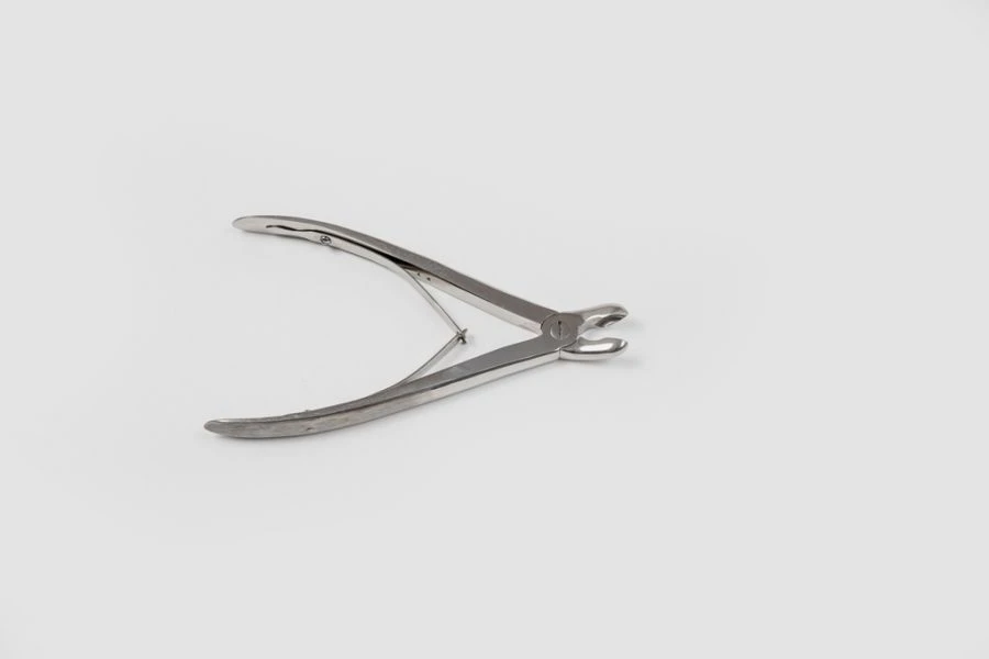 Curved Bone Forceps with Round Jaws, 170 mm, VZ-61