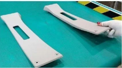 غلاف العمود المركزي الأيمن العلوي للمركبات الخفيفة