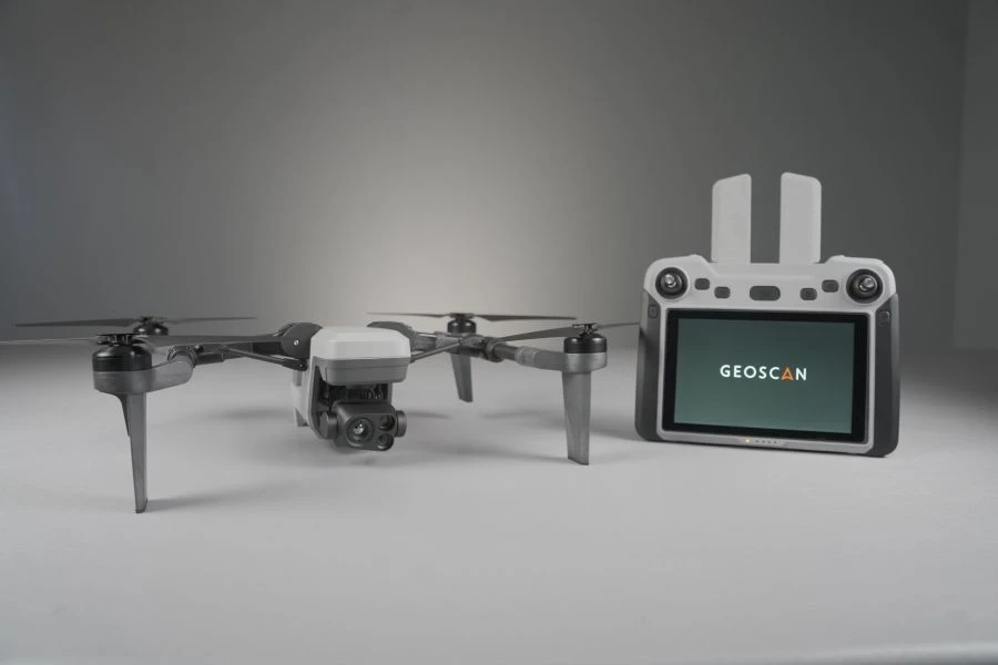 نظام الطيران بدون طيار "درونوبورت إيري ميني" مع الطائرة بدون طيار "جيواسكان 801