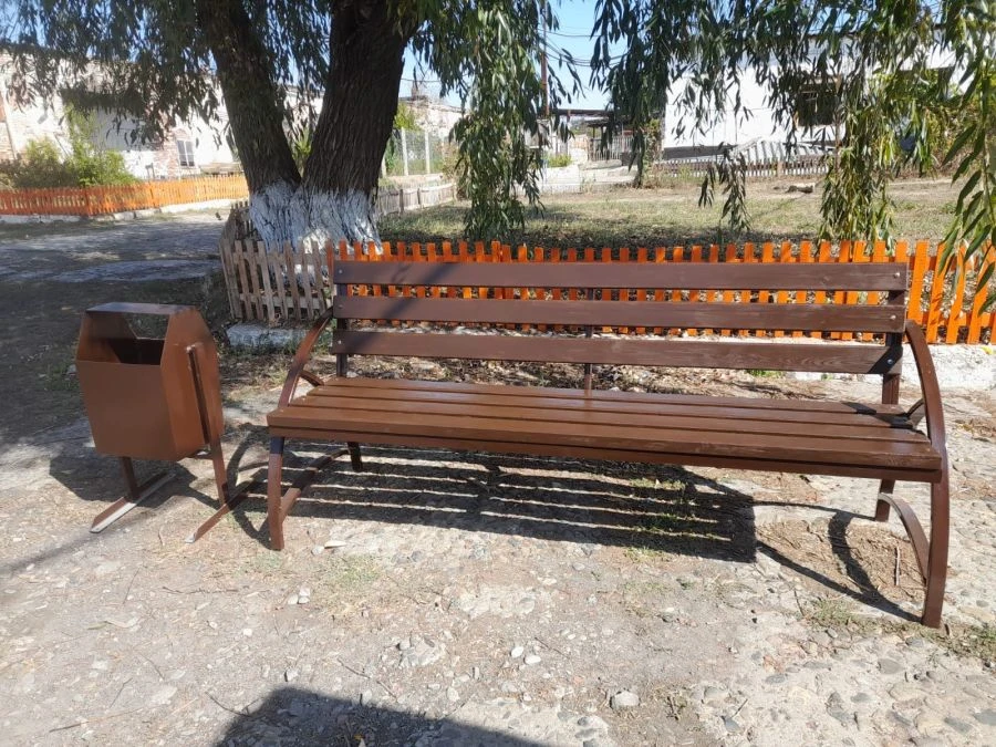 Chocolate Bench with Steel Frame, Size 2000mm