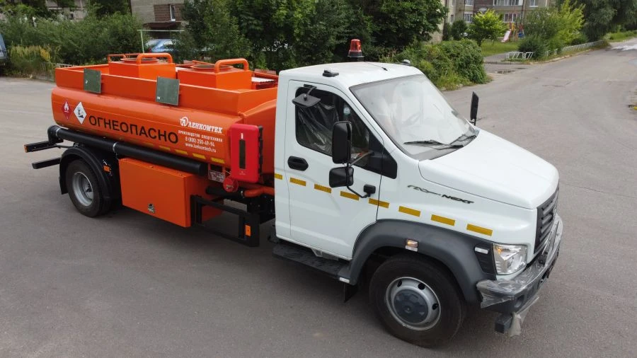 ناقل الوقود LKT-ATZ على شاسية GAZon NEXT C41RB3