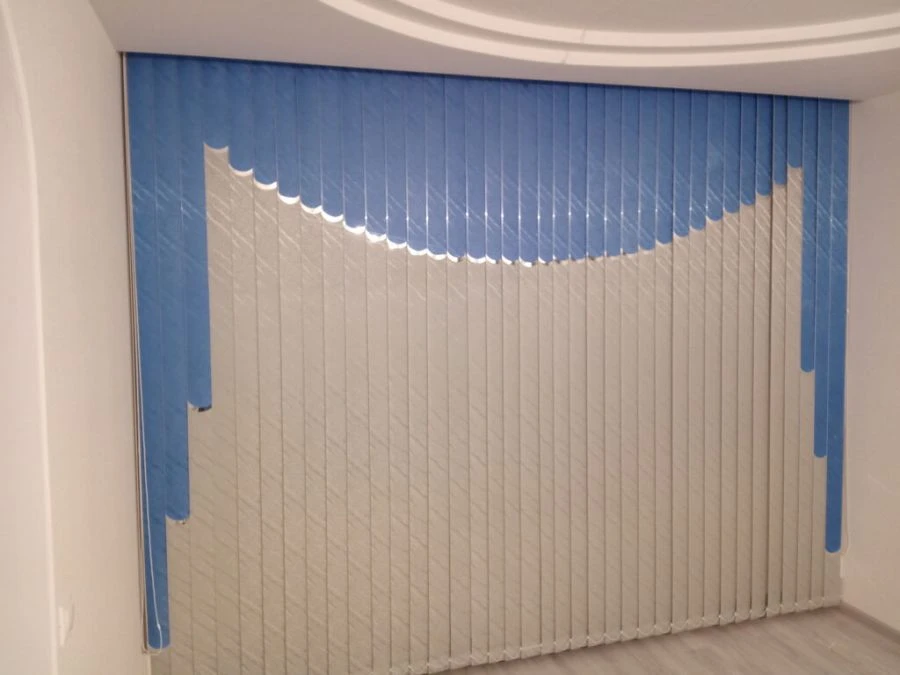 Vertical Multi-Texture Blinds with Plastic and Fabric