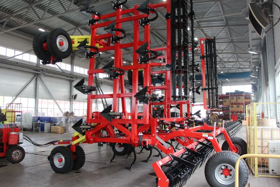 Landmaster-11000 Cultivator for Soil Preparation
