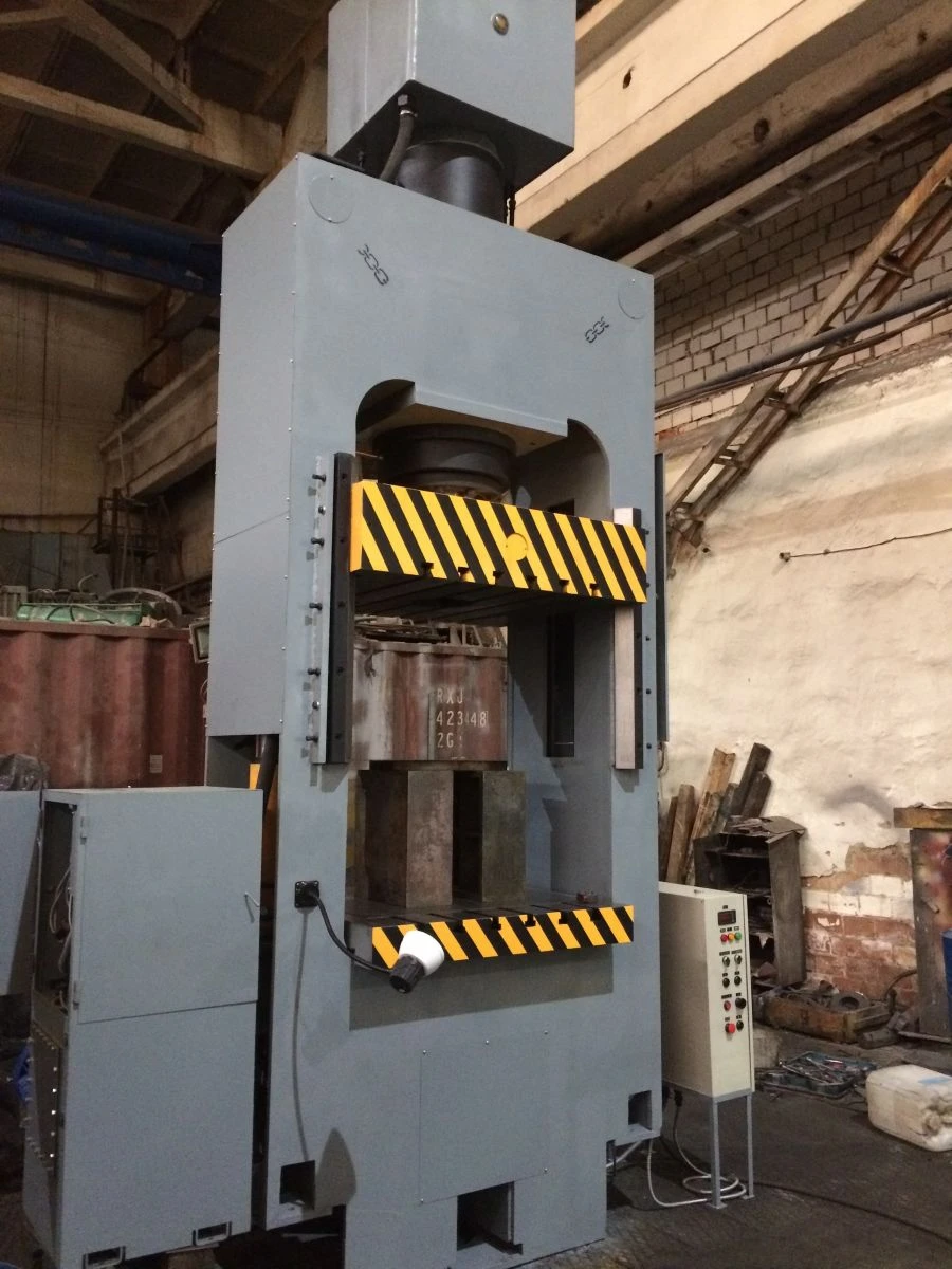 Hydraulic Plunger Press DE 2436 for Material Processing