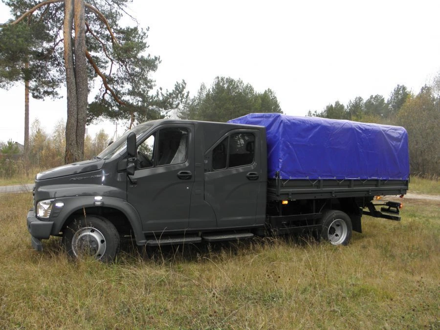 Two-Row Four-Door Vehicle Modification 3897N2 on GAZ-C41R33/C41R13 Chassis