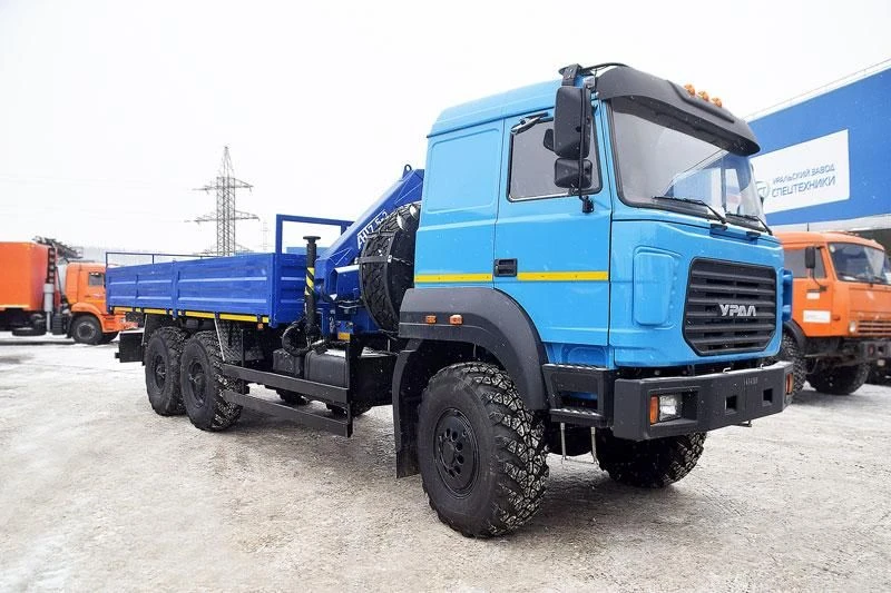 رافعة مركبة على شاحنة لأعمال التحميل والتفريغ مع نماذج كمو