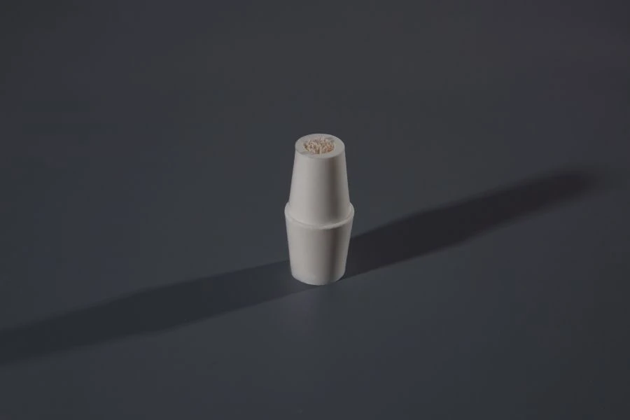 سدادات سيليكونية للزجاجات المخبرية - نماذج مخروطية ومزدوجة