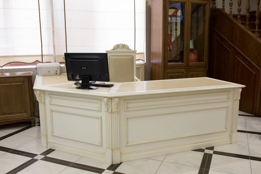 Executive Wooden Writing Desk for Offices, Administrative Spaces