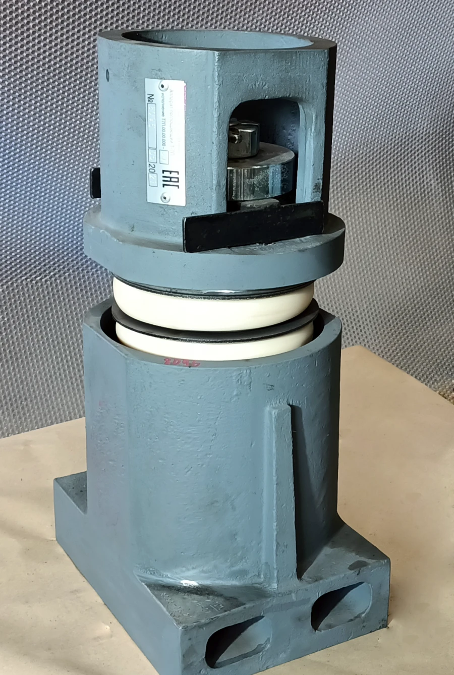 Absorbing Apparatus T-7P for Energy Absorption