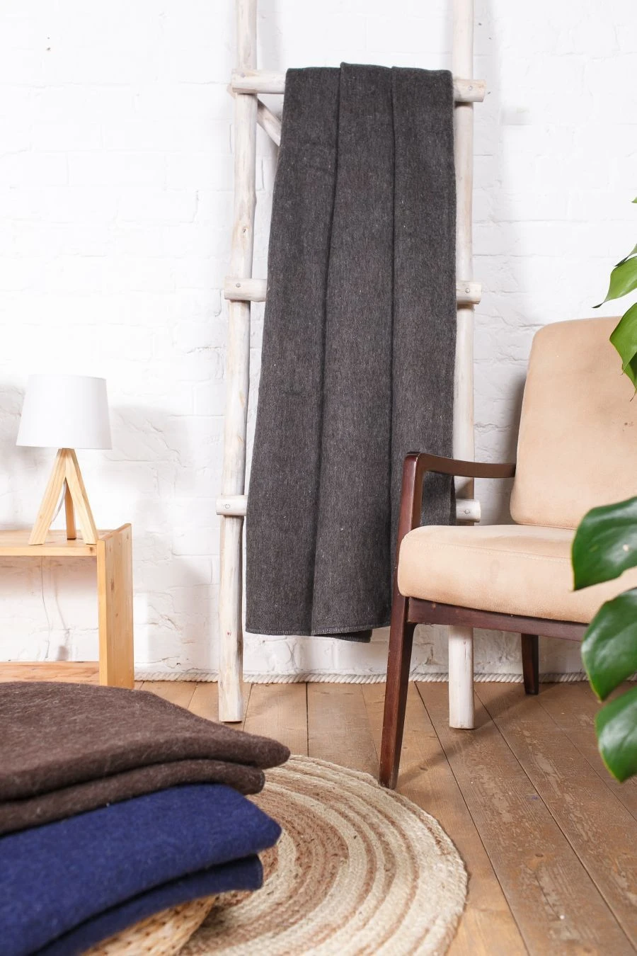 Half-Wool Blankets for Adults, Multicolored and Solid, Model C105-ILSH