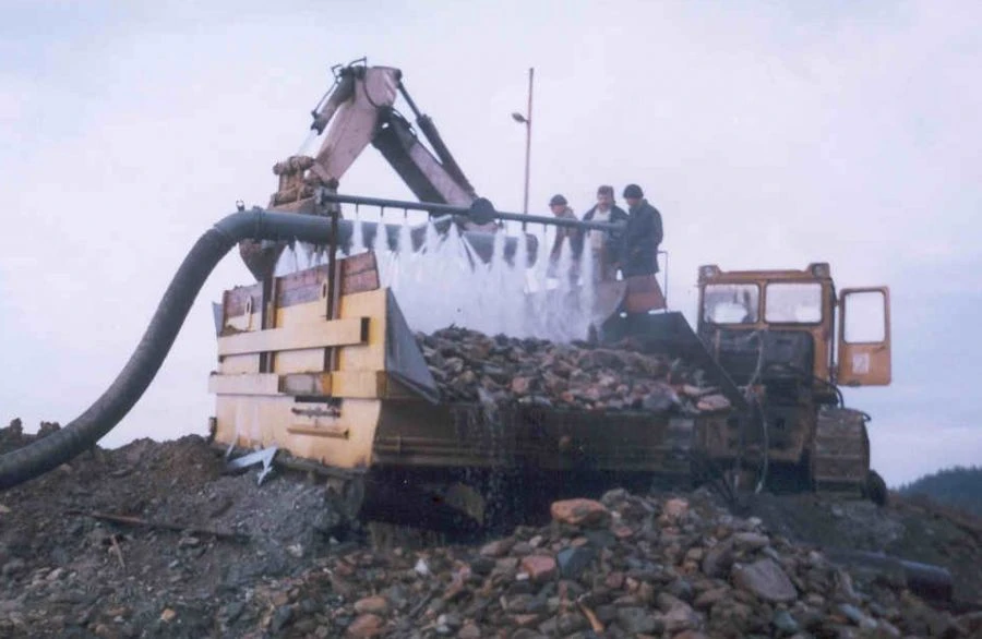 منخل لوحي هيدروميكانيكي لغسل الرمال الحصوية وإزالة الصخور الكبيرة GP-3