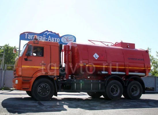 Fuel Tank Truck for Transporting Oil Products - Model 5675K on KAMAZ 5350-D5