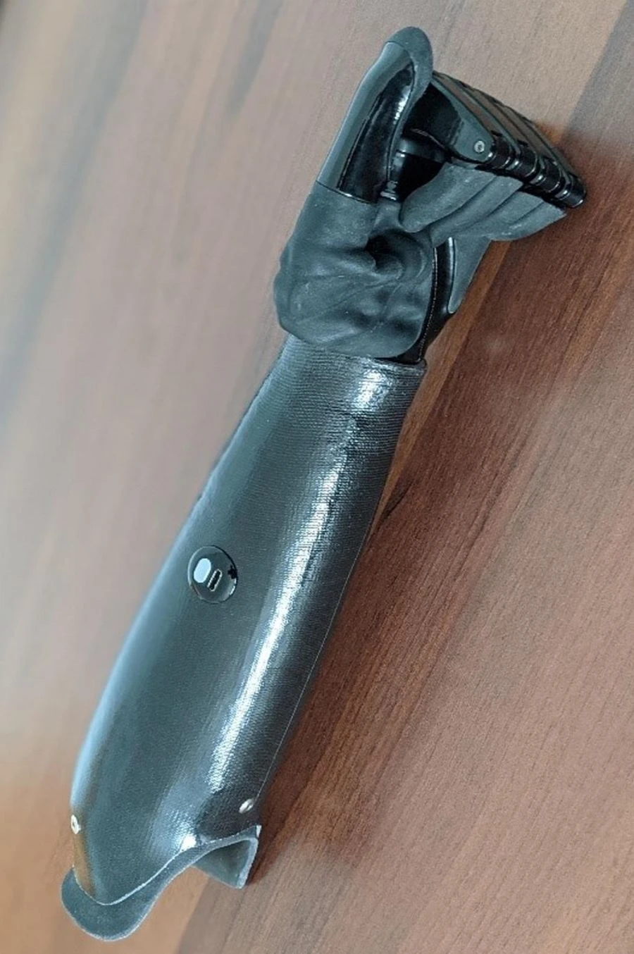 طرف صناعي للساعد مع تحكم ميكروبرسيسوري PR2-MPU.1