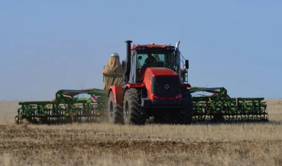 Kirovets K-740 Premium Agricultural Tractor 401HP