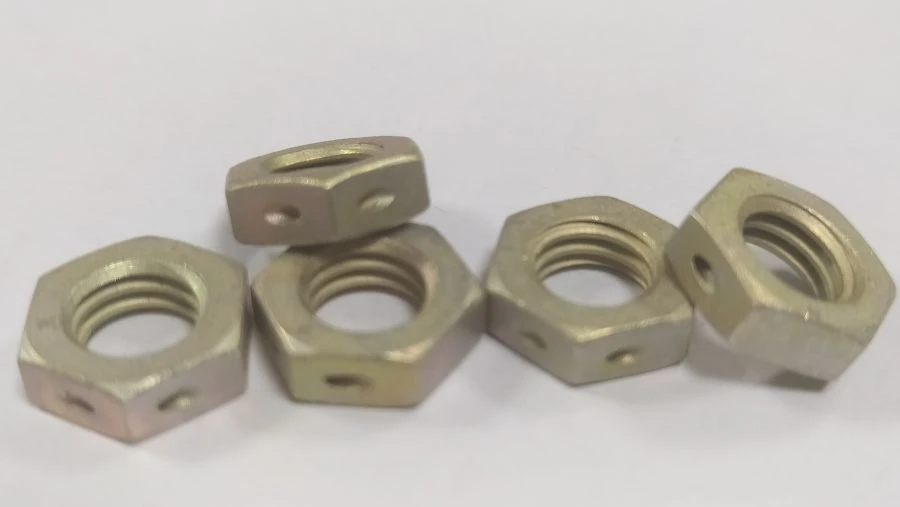 Hexagonal nuts for non-calculating connections and locking OST 1 33033-80