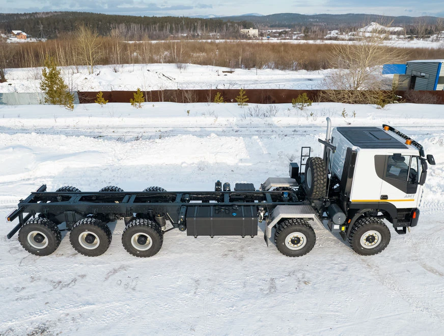 AMT N.V. 832944 Chassis 10x10 with Cabin and Frame Components