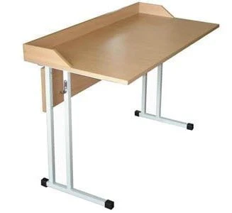 مكتب طلابي مختبري لمعدات الفيزياء وعلم الأحياء