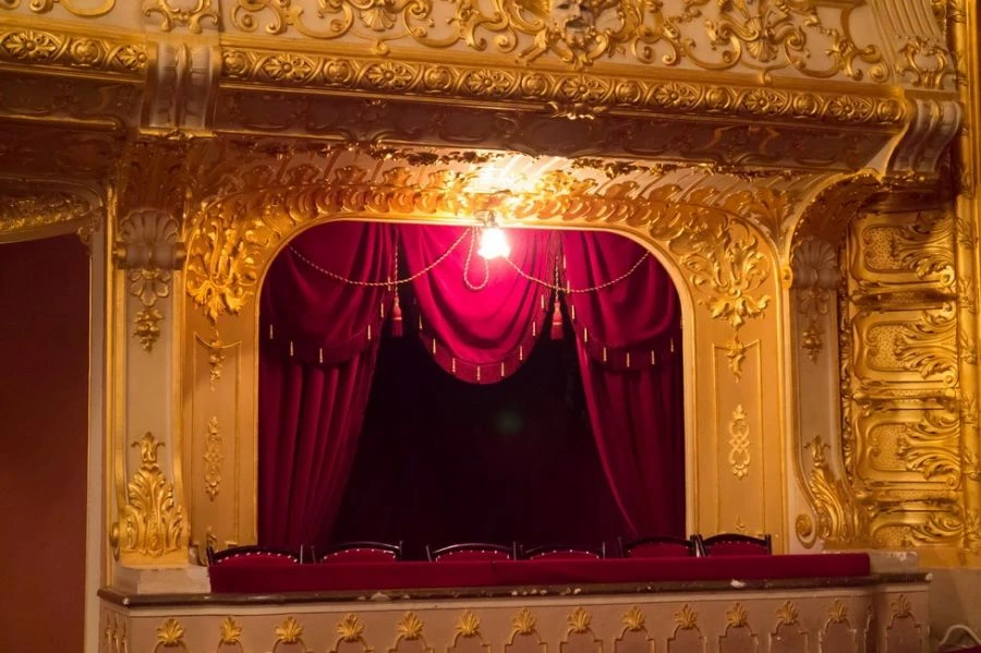 منتجات النسيج الحديثة لاستعادة التاريخ (صندوق الحاكم، الستائر الزخرفية)