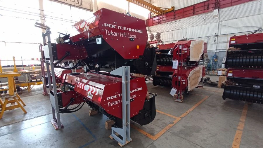 Tukan HP Luxe Pro Round Baler PPT-042 with Additional Options
