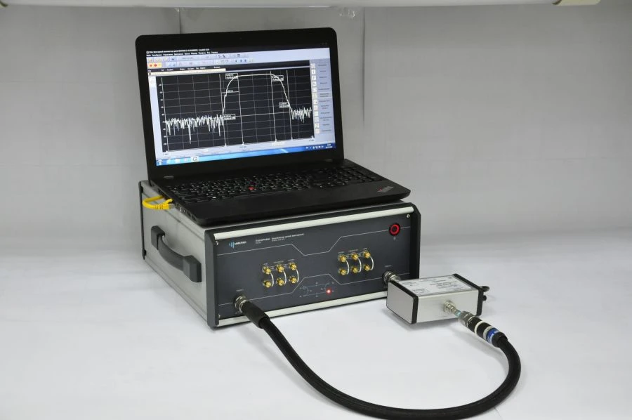 Vector Network Analyzer R4226/4 - High Dynamic Range and Power