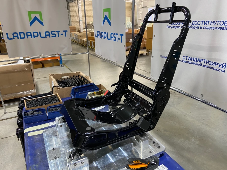 إطار المقعد الأوسط الخلفي لسيارات بيجو سيتروين أوبل 4441128