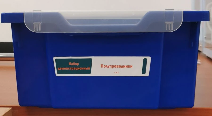 مجموعة عرض للموصلات نصفية للأبحاث والتجارب