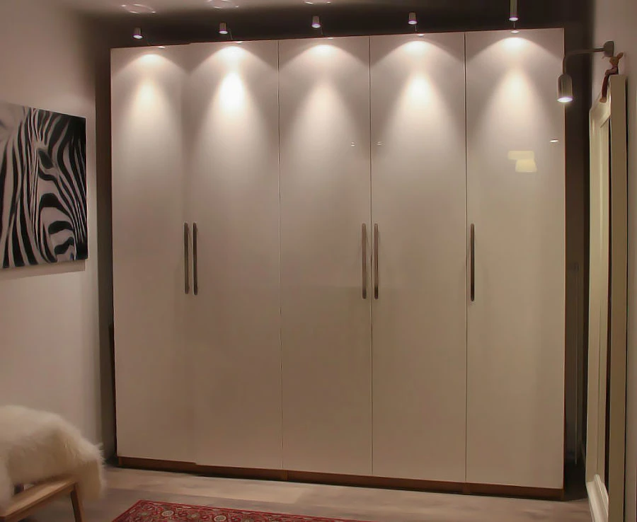 Illuminated Shelf Cabinet with LED Lighting