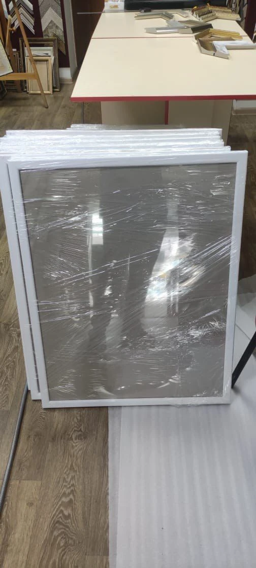 إطار خشبي لتنظيم الصور