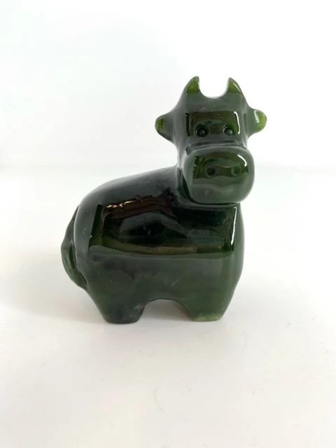 Decorative Cow Figurine (Jade) - Unique Souvenir