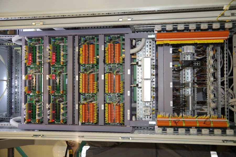 نظام الإثارة الثايرستوري الثابت STS-2P-475-2450-2.5 UHL4 لمحطة كراسنودار للطاقة