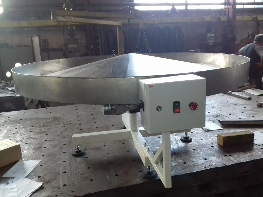 G4-TK-S Step Conveyor with Plastic Belt