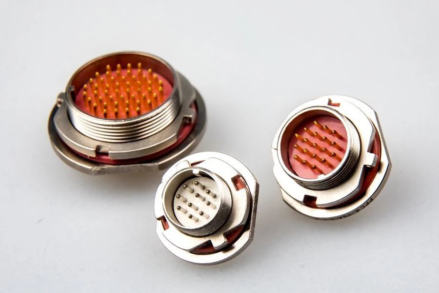 Electrical Connector (Plug) for Circuits - Model PRC 4