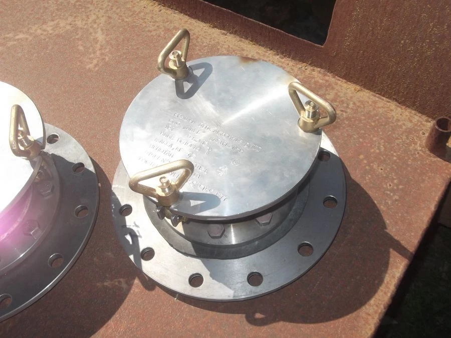 KD-100 Degassing Covers for Oil Tankers