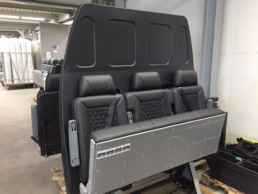 Multi-seat Passenger Seat Type SM2, Modification SM2-001